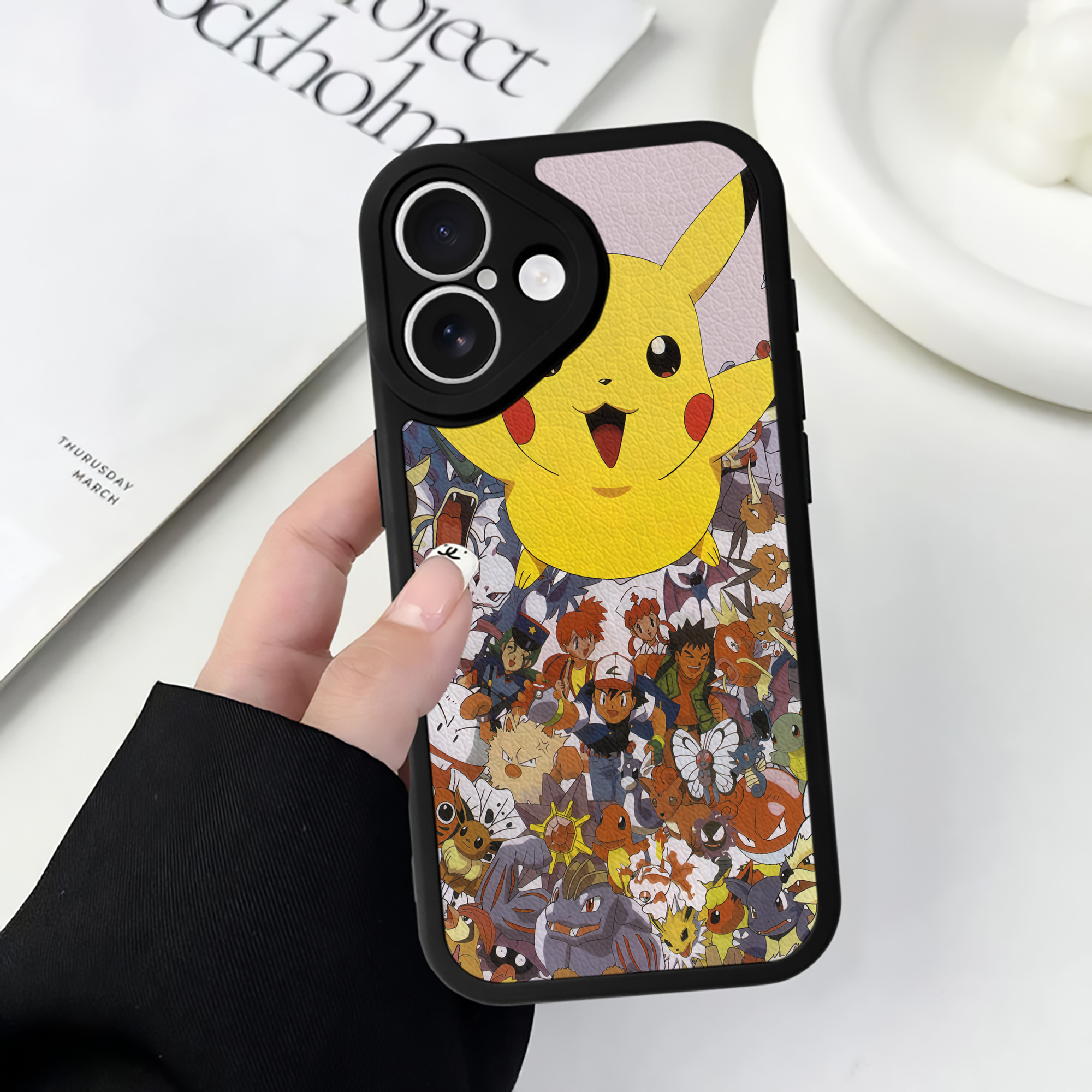 （画像用） ポケットモンスター Pokémon 【iPhone 16シリーズ対応】シリコンスマホケース（レザー調） 材質：シリコン